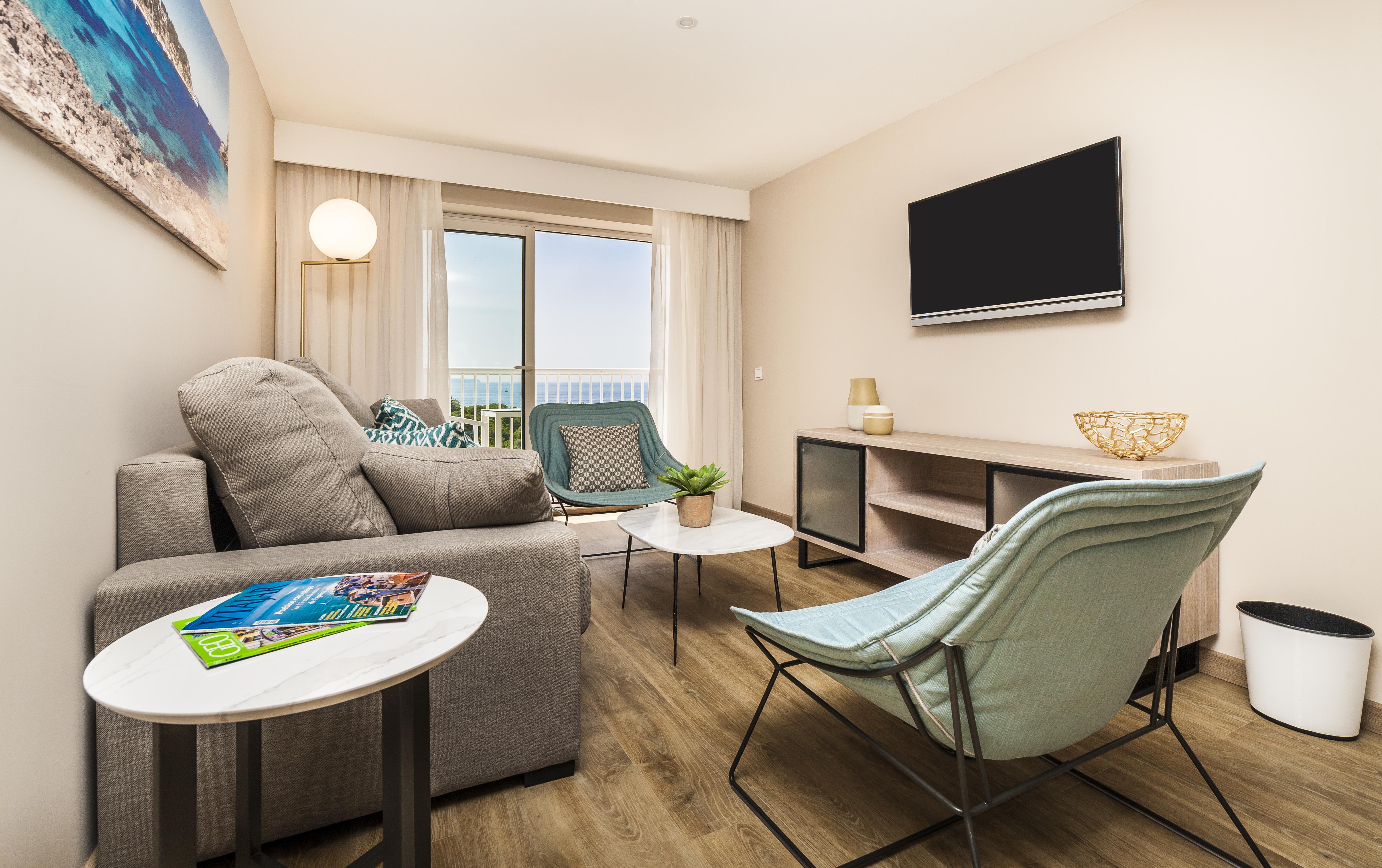 Eurostars Marivent Hotel Palma de Mallorca Exterior photo A living room in a hotel room